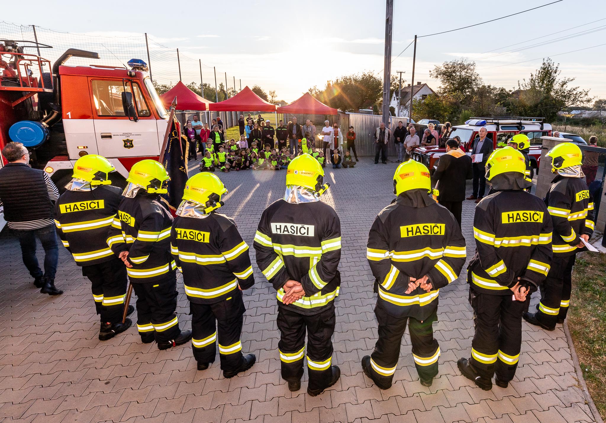 03 Spolana darovala hasičský vůz dobrovolným hasičům v Libiši.jpg